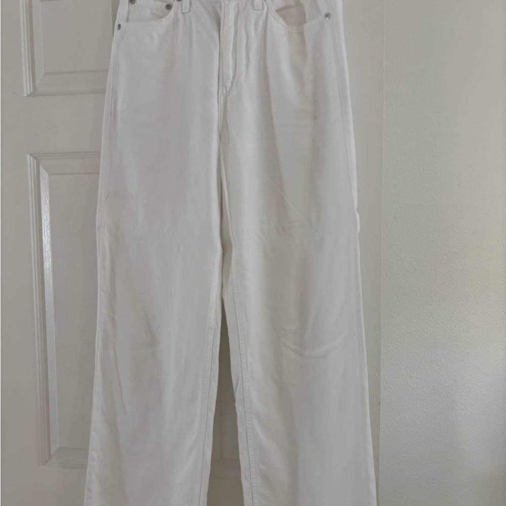 Rag and Bone feather weight Logan in white denim size 26